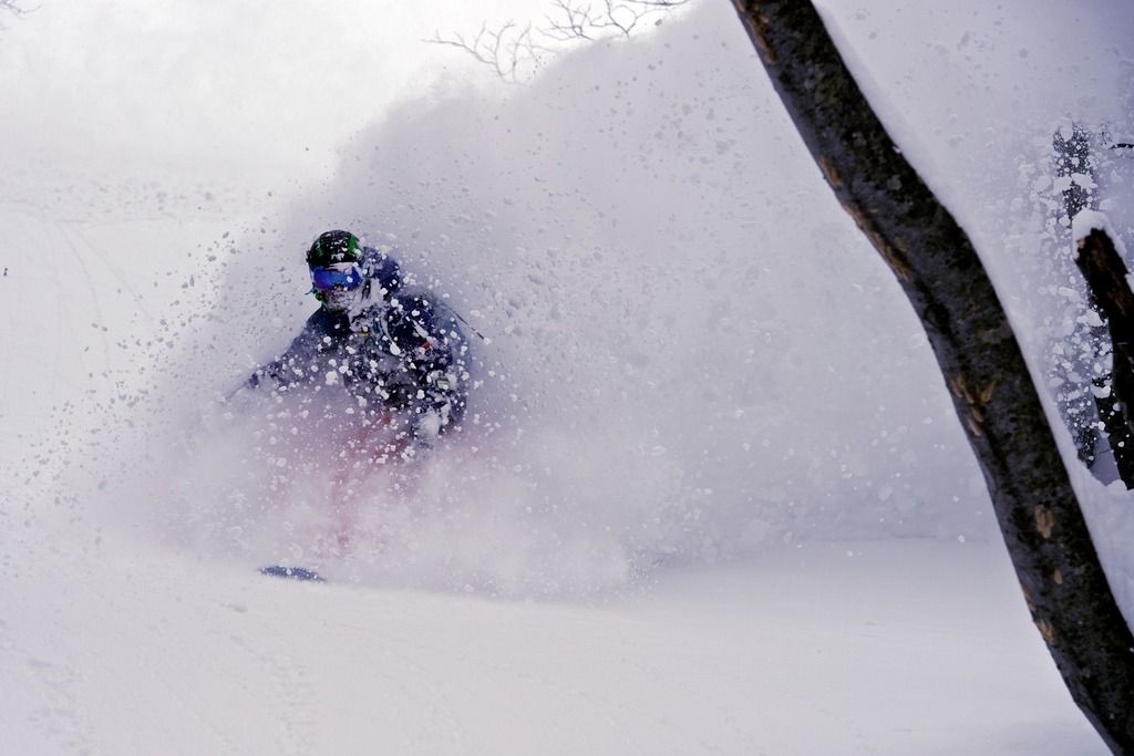 JaPOW! Ride the snow in the Japanese Alps.