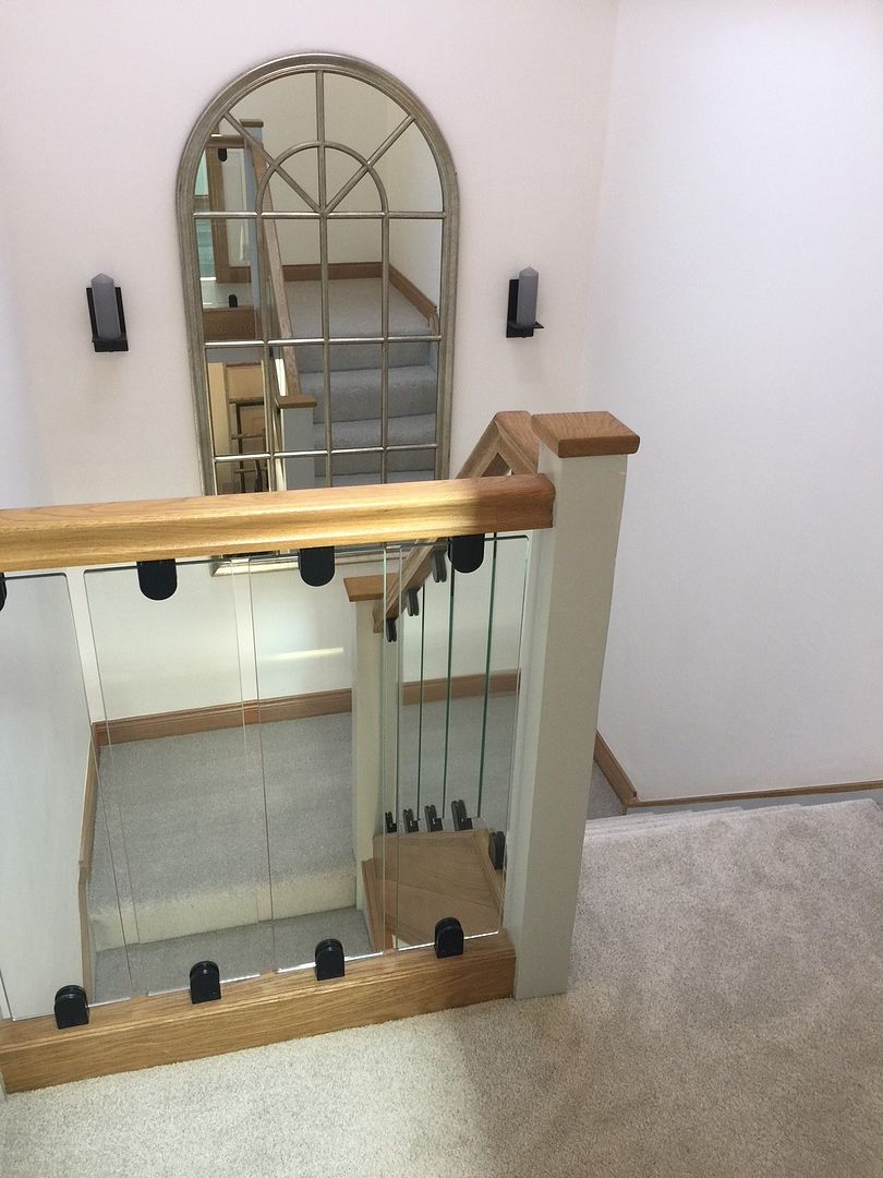 Glass staircase spindle panels