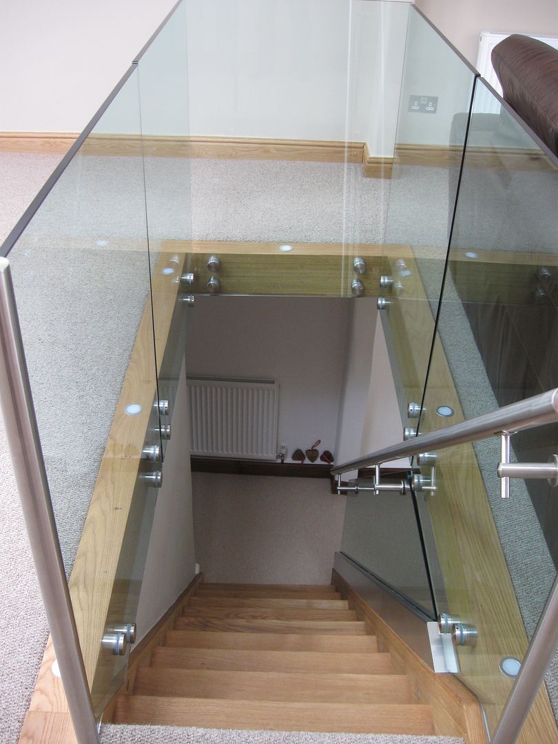glass mounted handrail bracket