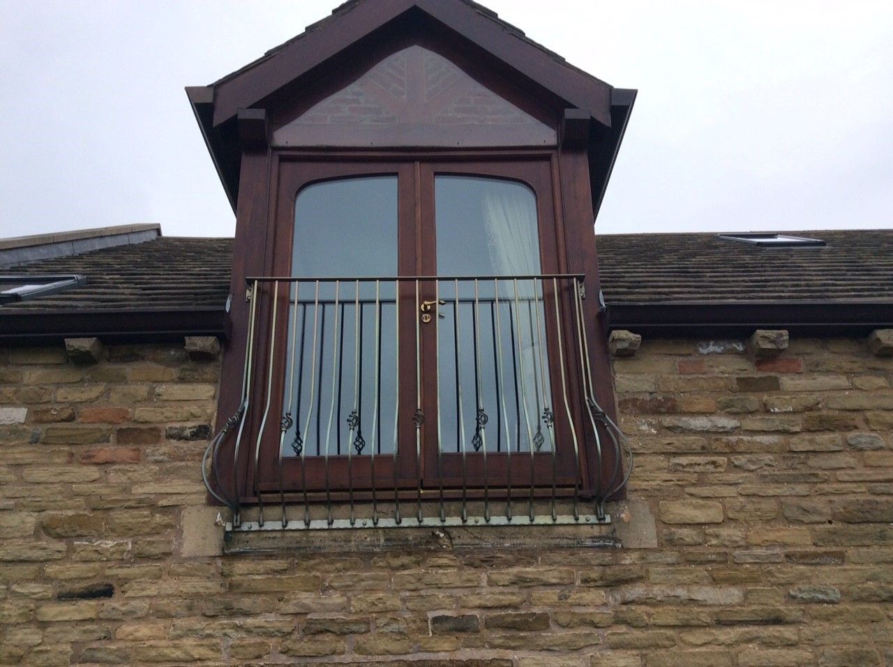 traditional metal style juliet balcony balustrade