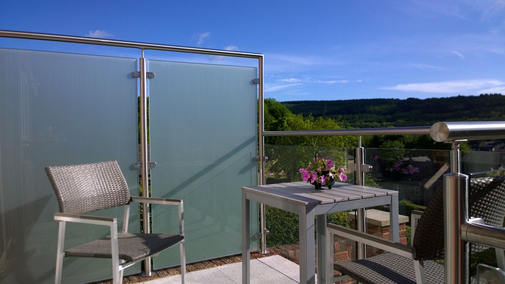 privacy screen glass balcony balustrade with opaque glazing