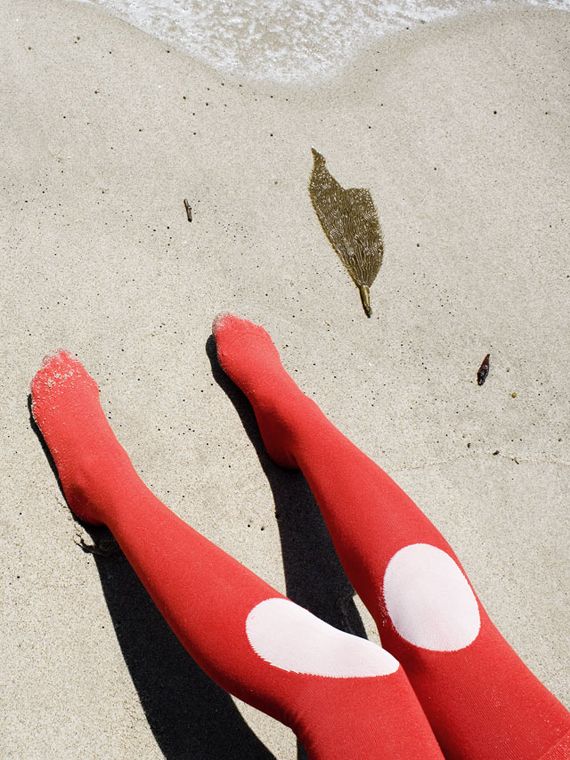  Linky party tema la canzone del sole battisti sveglia ad acqua acconciatura bionde trecce calze rosse red stockings 