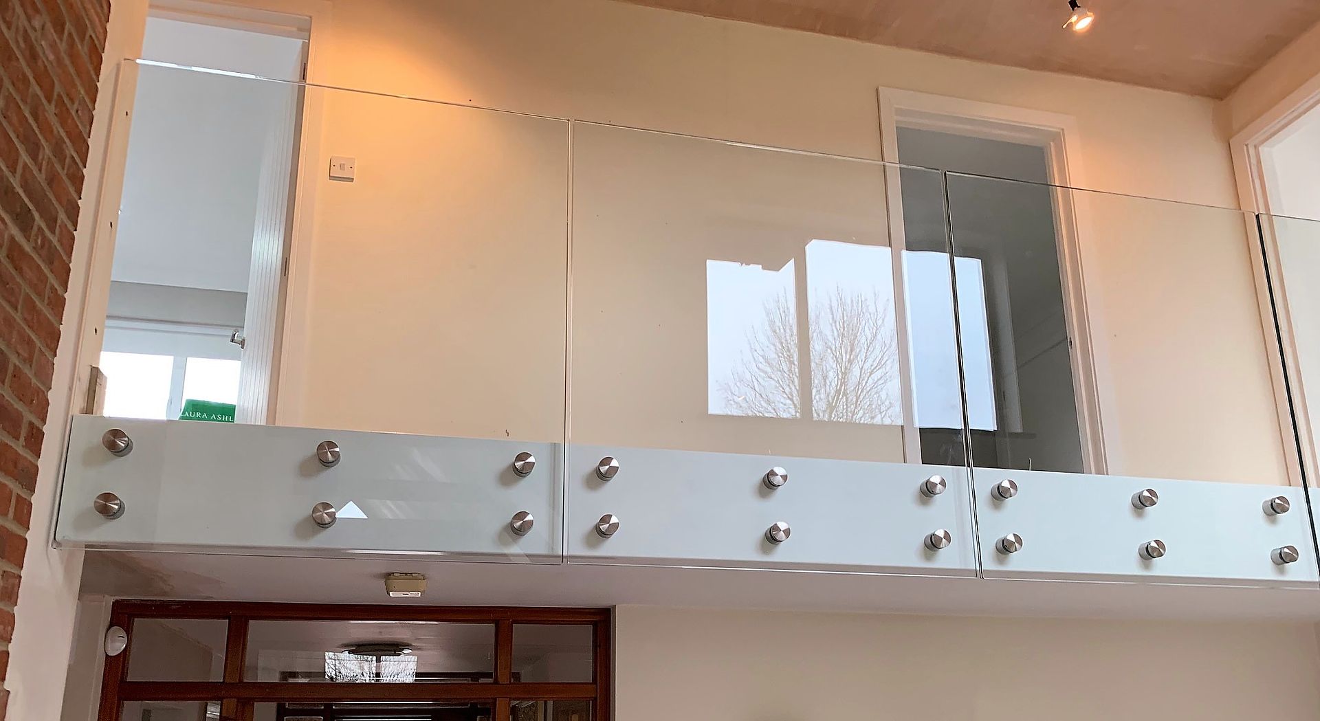 Frameless mezzanine balcony balustrade glass