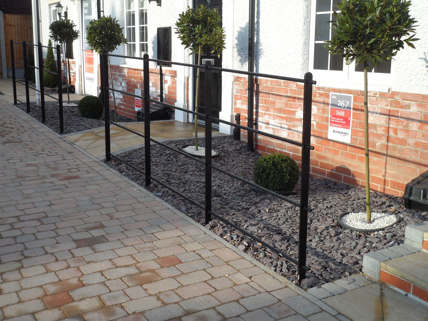 Heavy Wrought Iron Metal Garden Fencing / Steel Estate Railings / Fence